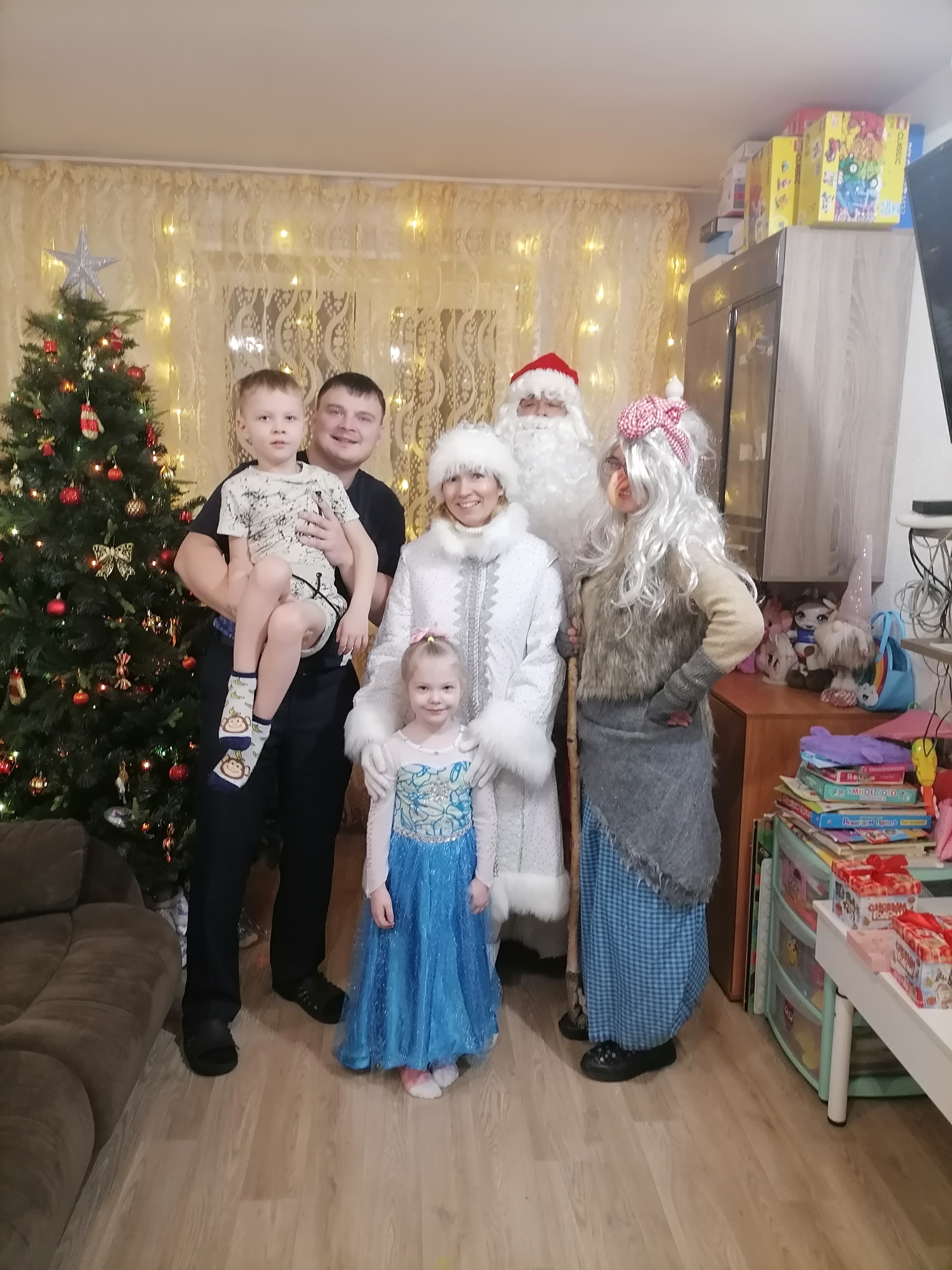 Дед Мороз и Снегурочка в каждый дом 3